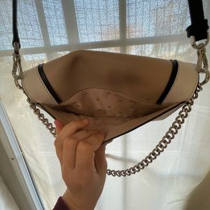 Black/Tab/White crossover kate spade purse with multiple pockets